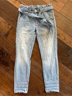 Ashley Mason Light Wash Paperbag Waist Jeans with Belt- size 9